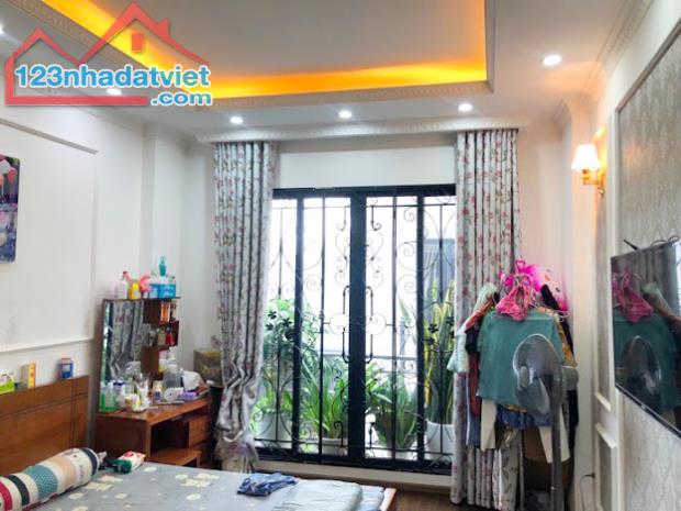 Nhà mới ở luôn, gần phố, ngõ rộng, nội thất đẹp, diện tích 41m x 4 tầng - 3