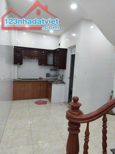 Bán nhà 3 tầng về sơn sửa lại ngõ 89 An Đà - 1