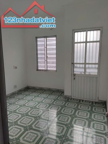 Bán nhà 3 tầng về sơn sửa lại ngõ 89 An Đà - 2