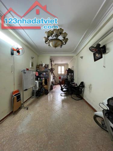 Nhà Đẹp Ở Ngay - Pháo Đài Láng - Ôtô vào nhà - Gần Phố, DT 42m2, 4 tầng, Giá 15 tỷ - 1