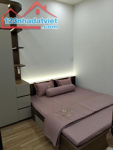 Bán nhà phố Trần Quang Diệu, Đống Đa, nhà đẹp ở luôn, gần ô tô tránh - 2