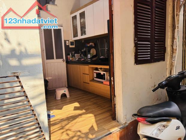 BÁN NHÀ 4 TẦNG ĐỘI CẤN 16M2 BA ĐÌNH 2.2 TỶ NGÕ THÔNG Ô TÔ ĐỖ CỬA KINH DOANH LÀM VĂN PHÒNG - 4