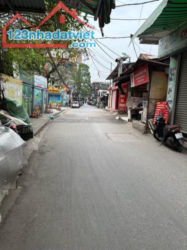 Bán nhà Giải Phóng - dt 25M giá 4.4 tỷ có thương lượng , nhà đủ công năng , tiện ích ,SĐCC