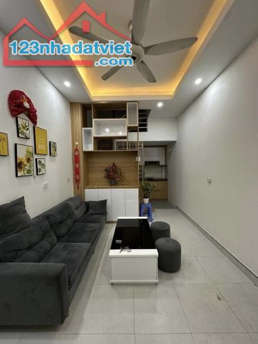 Bán nhà Giải Phóng - dt 25M giá 4.4 tỷ có thương lượng , nhà đủ công năng , tiện ích ,SĐCC - 1