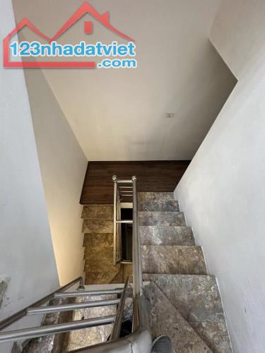Bán nhà Giải Phóng - dt 25M giá 4.4 tỷ có thương lượng , nhà đủ công năng , tiện ích ,SĐCC - 2