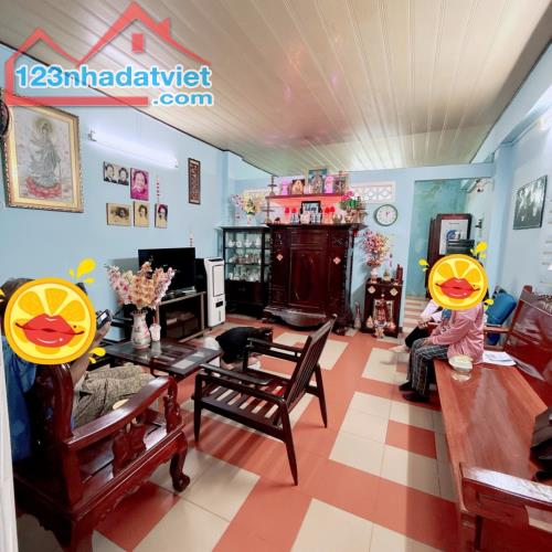 QUẬN CMT8 55M2 2TẦNG H3GÁC SÁT HXH NGANG GẦN 6M NỞ HẬU CHỈ 6.3TỶ TL CHÍNH CHỦ - 1
