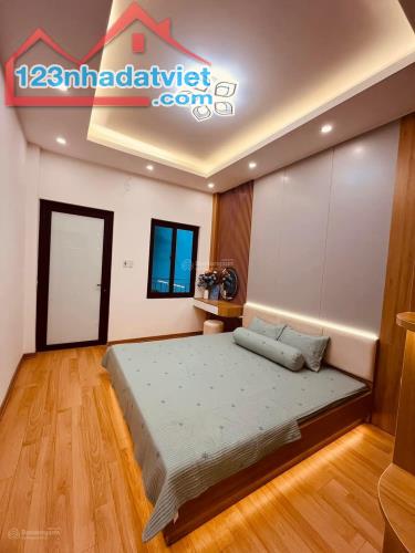 Nhà 4T rộng đẹp dân xây kiên cố 2 mặt ngõ thoáng, dân trí cao tiện ích tốt rất hiếm trong - 2