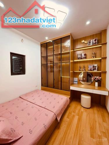 Nhà 4T rộng đẹp dân xây kiên cố 2 mặt ngõ thoáng, dân trí cao tiện ích tốt rất hiếm trong - 3