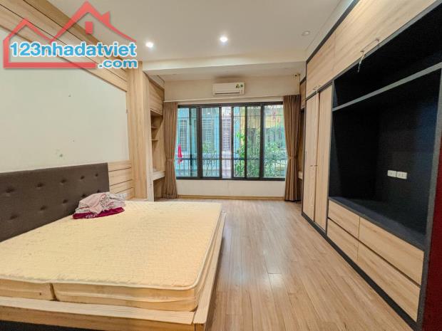 Hoàng Văn Thái – Phân lô quân đội 55m2 x 4 tầng, MT 4.7m, giá chỉ 19,3 tỷ.