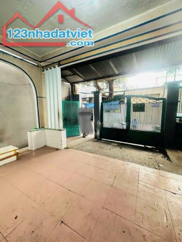 🔥🔥🔥 NHÀ C4 DT KHỦNG TIỆN XÂY CHDV ĐỈNH.PHƯỜNG TÂN SƠN NHÌ. TÂN PHÚ. HẼM 6M NHỰA - 148M2 - 2