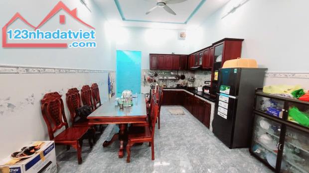 Bình Tân, gần mặt tiền Hương Lộ 2, Nhà 3 tầng 80m2,, ,ô tô thông, giá rẻ, - 2