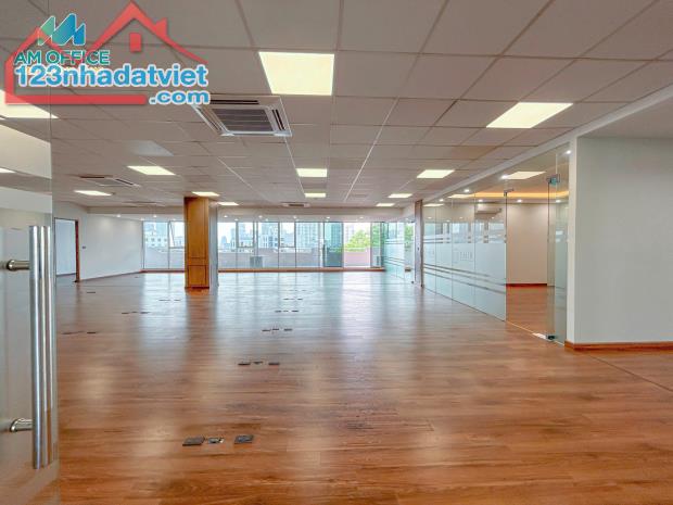 Cho thuê mặt bằng DT 265m2, 280m2 và 350m2 đường Láng làm văn phòng và mọi mô hình KD - 1