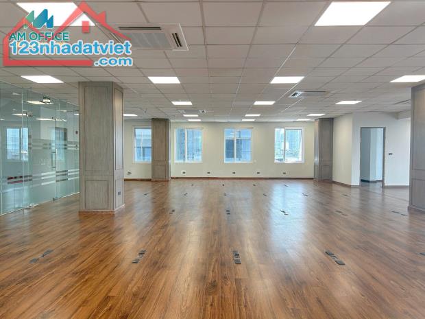 Cho thuê mặt bằng DT 265m2, 280m2 và 350m2 đường Láng làm văn phòng và mọi mô hình KD - 3