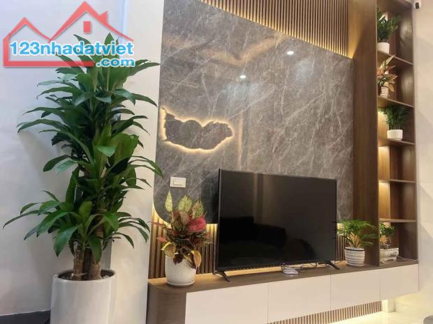 NHÀ ĐẸP - TẶNG NỘI THẤT - Ô TÔ TRÁNH 65m2
