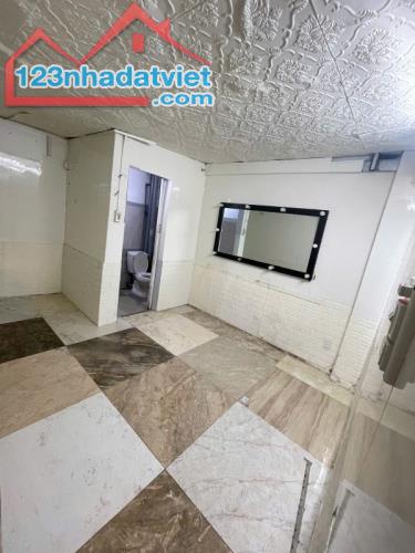 Quận Bình Thạnh ! MB N/Căn CHO THUÊ GIÁ 28 tr/ tháng ! MT đường lớn khu kinh doanh sầm - 3