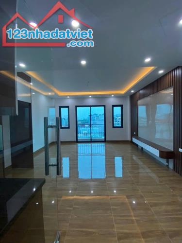 🏡 SIÊU PHẨM MẶT PHỐ NGUYỄN VĂN CỪ LONG BIÊN –145 M2 X4 TẦNG MẶT TIỀN VIP CƠ HỘI ĐẦU TƯ