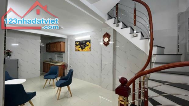 Hiếm Đống Đa 32m2 x 3T, 2 thoáng trước sau, không lỗi, không QH, chỉ 4,65 tỷ