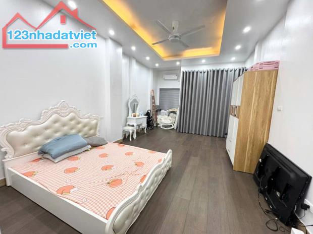 BÁN NHÀ THỊNH QUANG, ĐỐNG ĐA 47 M Ở SƯỚNG GẦN Ô TÔ CHỈ  HƠN 8 TỶ. - 5