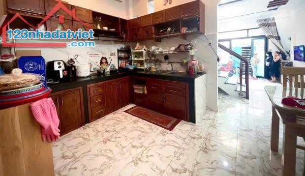 ► Nhà kiệt Lê Văn Hưu gần Chợ Bắc Mỹ An, 65m2, 3 tầng cực đẹp, 3.45 tỷ - 1