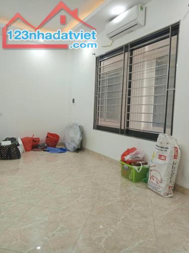 Bán nhà Trương Định gần Trường chợ tiện ích - 2