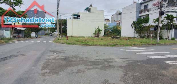Bán đất đường Nguyễn Xiển Đà Nẵng. 2 lô liền kề sát Minh Mạng, Đường 7.5m, gần bãi tắm