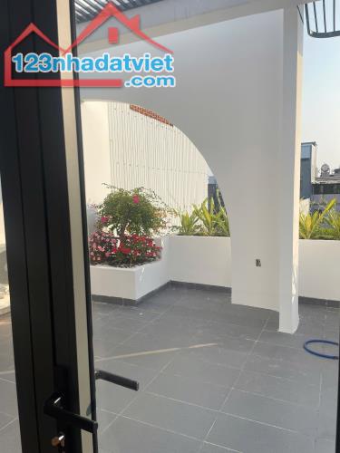 VIP  NHÀ CỰC ĐẸP XỊN CẦN TIỀN GẤP BÁN  NHA 3 TẦNG THÁI VĂN LUNG HOÀ XUÂN, CẨM LỆ ,ĐẢO 1.DT - 2