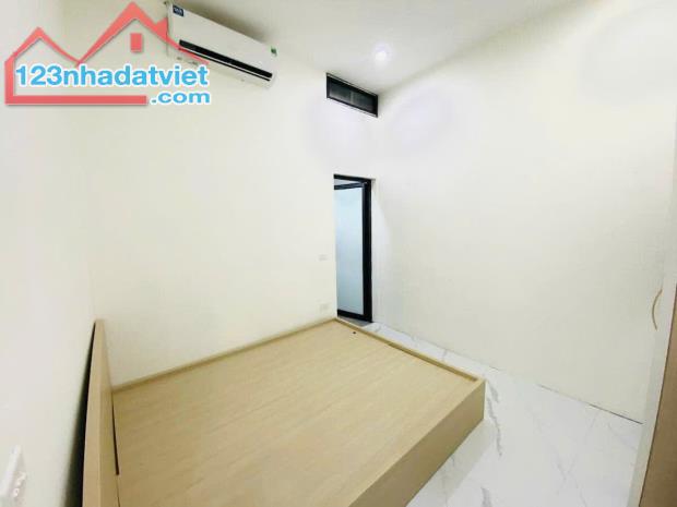 1 căn ra mặt tiền, Hẻm xe hơi, cấp 4 đẹp 67m², dân trí cao, đường 339, Phước Long B, chỉ 5 - 3