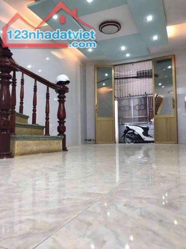 Bán nhà 2 tầng phù hợp sửa chữa ngõ 199 Tô Hiệu