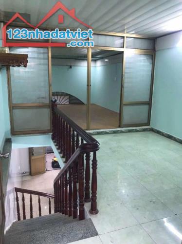 Bán nhà 2 tầng phù hợp sửa chữa ngõ 199 Tô Hiệu - 3