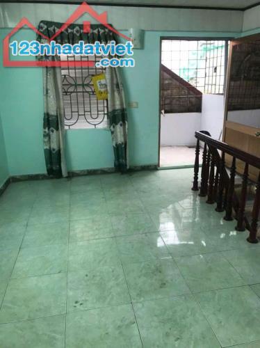 Bán nhà 2 tầng phù hợp sửa chữa ngõ 199 Tô Hiệu - 4