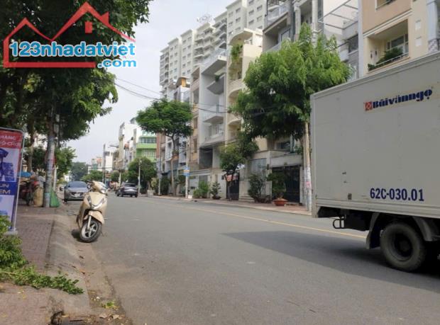 MẶT TIỀN KINH DOANH 3 MẶT TIỀN SIÊU ĐỈNH. 5 TẦNG. ĐƯỜNG  CHỢ LỚN. Q6