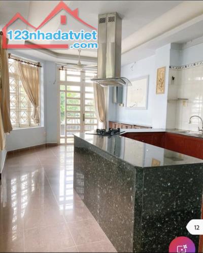 MẶT TIỀN KINH DOANH 3 MẶT TIỀN SIÊU ĐỈNH. 5 TẦNG. ĐƯỜNG  CHỢ LỚN. Q6 - 4