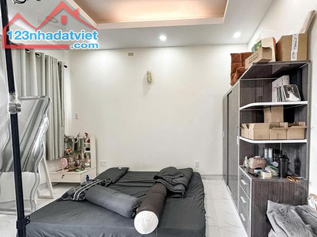 Chỉ 4.58 TỶ TL! 3Tầng/3pn HẺM Ô TÔ– GẦN CÔNG VIÊN LÀNG HOA- Gò Vấp! - 3