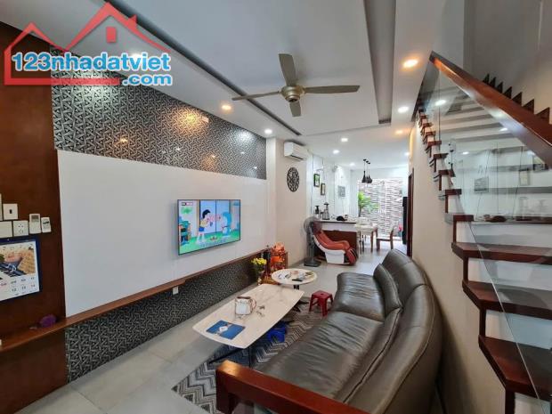 Ông Anh đi Mỹ cần để lại nhà đẹp mặt tiền đường Vạn Kiếp - 3
