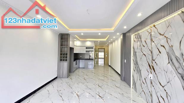 BÁN CĂN NHÀ 9 TẦNG THANG MÁY XÂY MỚI, NỞ HẬU, ĐƯỜNG Ô TÔ THÔNG KĐT ĐỀN LỪ, KD VĂN PHÒNG.