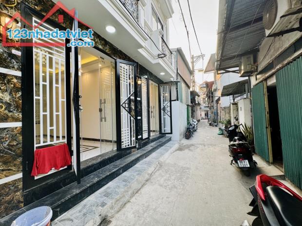 Bán Nhà Phố Hưng Phúc, 20m ra Phố, 5 Tầng Xây Mới Đẹp, 6 Ngủ, 42m2, 6.45 Tỷ - 2