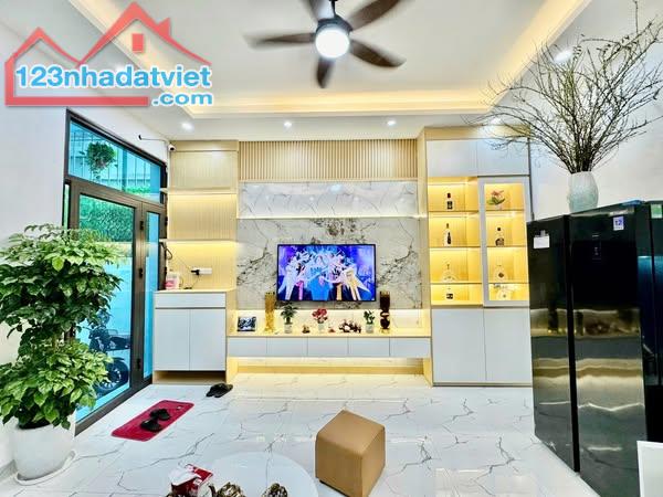 Cực hiếm nhà đẹp Hoàng Mai – mặt ngõ ô tô – 2 thoáng – 42m2, nhỉnh 5 tỷ.