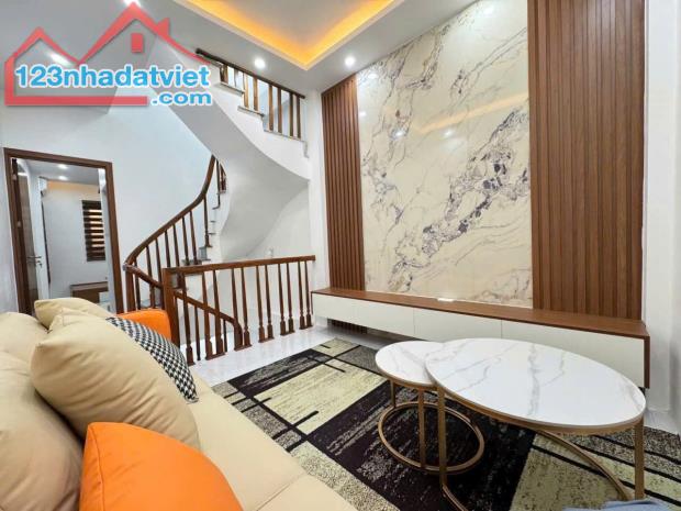 BÁN NHÀ 40M2, MT4m, 5T, Ô TÔ, ĐẦY ĐỦ NỘI THẤT, YÊN LỘ, YÊN NGHĨA, HÀ ĐÔNG GIÁ 5 TỶ 8.