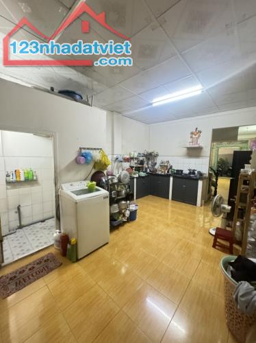8 TỶ HƠN - HẺM XE HƠI ĐƯỜNG 3/2 - 1 CĂN RA MẶT TIỀN - 62M2 (4x16) VUÔNG VỨC -2 TẦNG Ở NGAY - 1