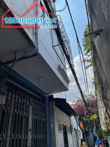 CHƯA TỚI 3 TỶ CÓ HỘ KHẨU Q3 - NHÀ 4 TẦNG- HẺM THÔNG- SÁT MT HOÀNG SA - 4