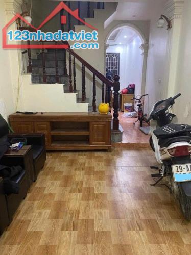 NHÀ ĐỊNH CÔNG THƯỢNG, HOÀNG MAI, Ô TÔ 5 TẠ TẬN CỬA - GẦN PHỐ, 40M2, 7.5TỶ(CTL)