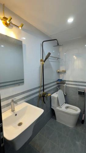 Cần bán gấp nhà Trương Định - nhà 30m2 - 4 tầng - sát mặt phố - 5 tỷ - 3