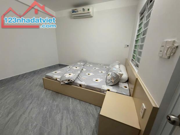 Cần bán nhà gác lửng đúc đường Lê Văn Sỹ - gần biển - 1