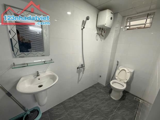 Cần bán nhà gác lửng đúc đường Lê Văn Sỹ - gần biển - 2