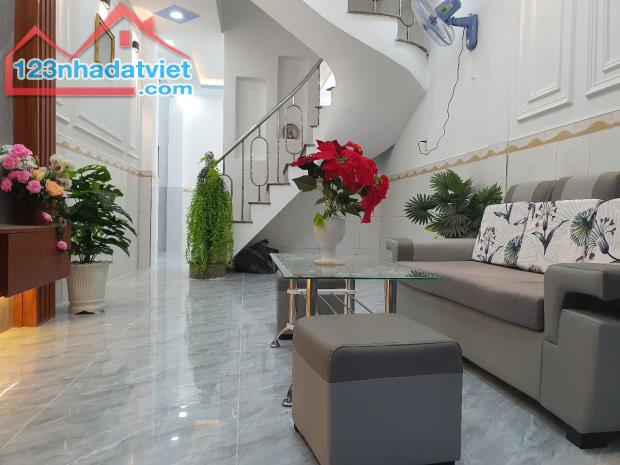 Bán nhà sát mặt tiền,  Quận 8 3 Lầu  4PN 47m2 chỉ 3tỷ6 TL - 1