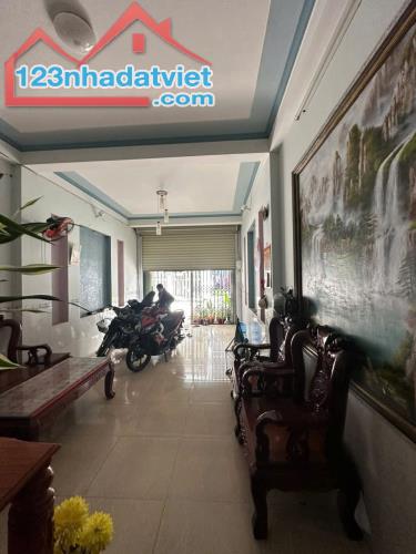 💥Cho Thuê Nhà Ở Ninh Kiều? Nhà Đẹp 2PN, Có Sẵn Máy Lạnh, Chỉ 6 Triệu/Tháng