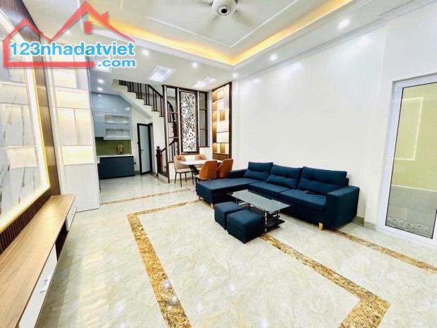 Hiếm có: ô tô đỗ cửa, vào nhà, 43mx5 tầng, 2 mặt thoáng, ngõ thông, trung tâm Hai Bà Trưng - 1
