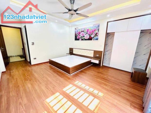 Hiếm có: ô tô đỗ cửa, vào nhà, 43mx5 tầng, 2 mặt thoáng, ngõ thông, trung tâm Hai Bà Trưng - 3