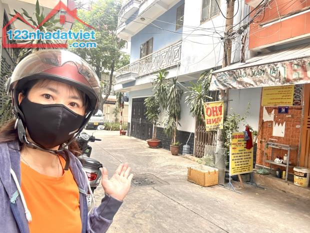 BÁN NHÀ ĐƯỜNG SỐ Q4 - MẶT TIỀN XE TẢI QUAY ĐẦU- KHU DÂN TRÍ CAO - VỊ TRÍ HIẾM LẮM Ạ.