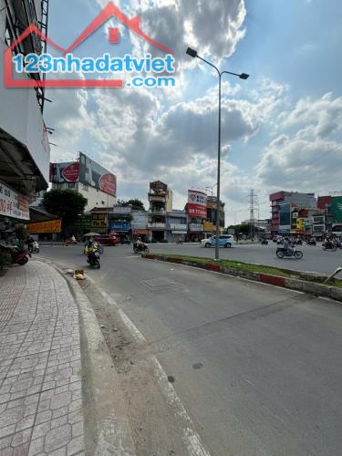Cần bán nhà mặt tiền đường Nguyễn Văn Luông , Phường 12, quận 6, ngay vòng xoay